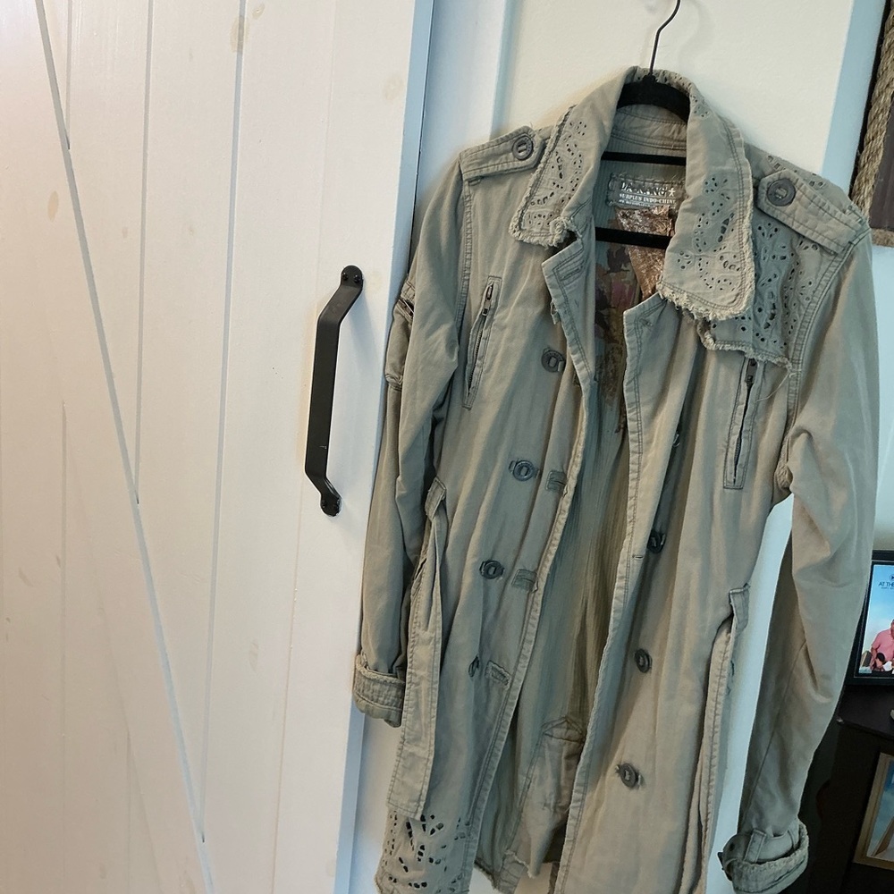 Da-Nang Women's Gray Embroidered Trench Coat